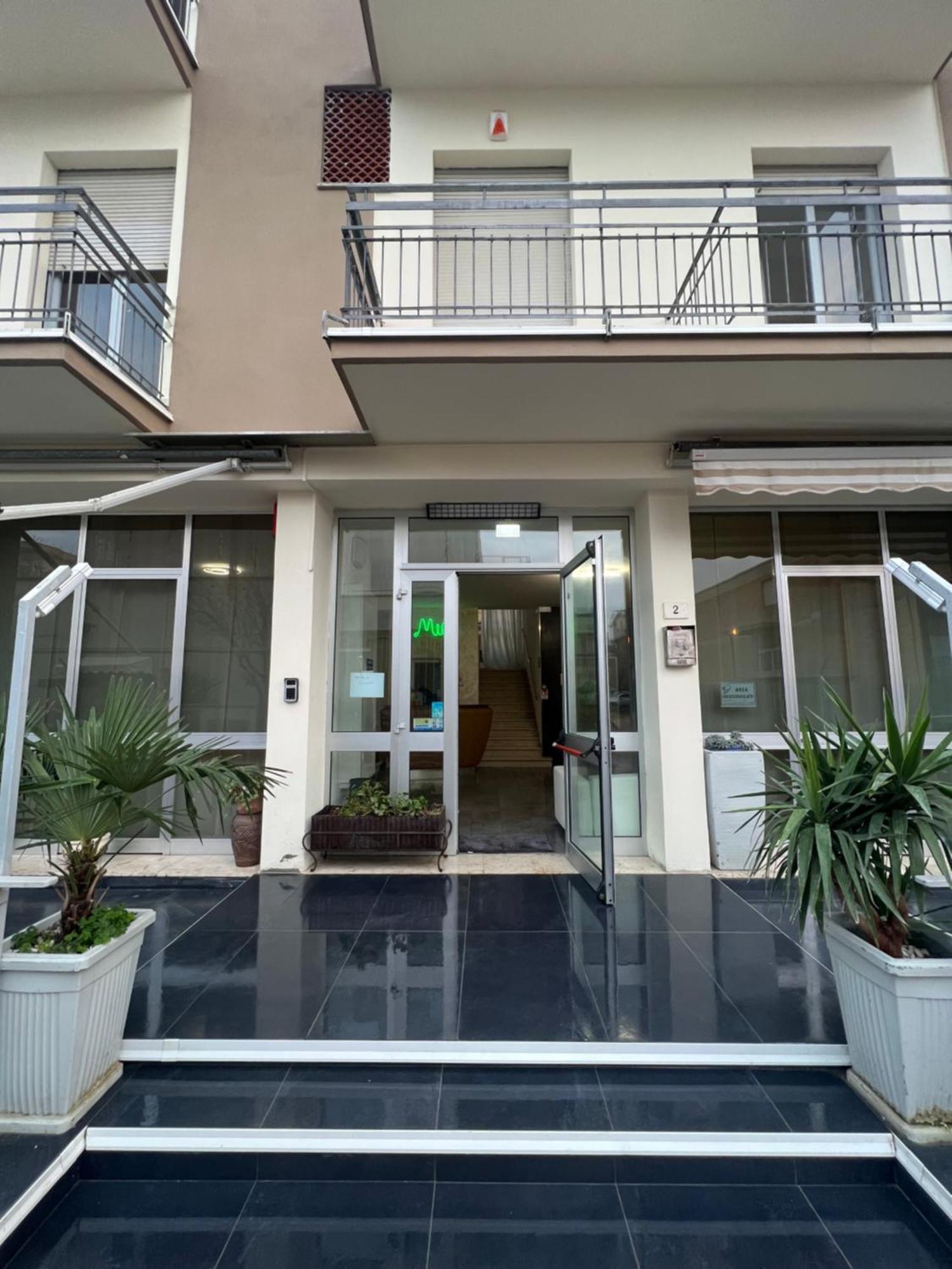 Hotel Miro Rimini Luaran gambar